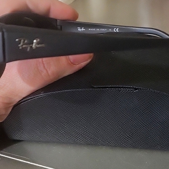 Black Ray-Ban soft matte black made in Italy sunglasses - Picture 3 of 10